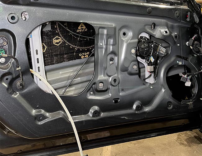 Шумоізоляція дверей Chevrolet Camaro
